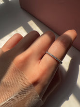將圖片載入圖庫檢視器 幼身半圈天然鑽石戒指 (1.5mm)
